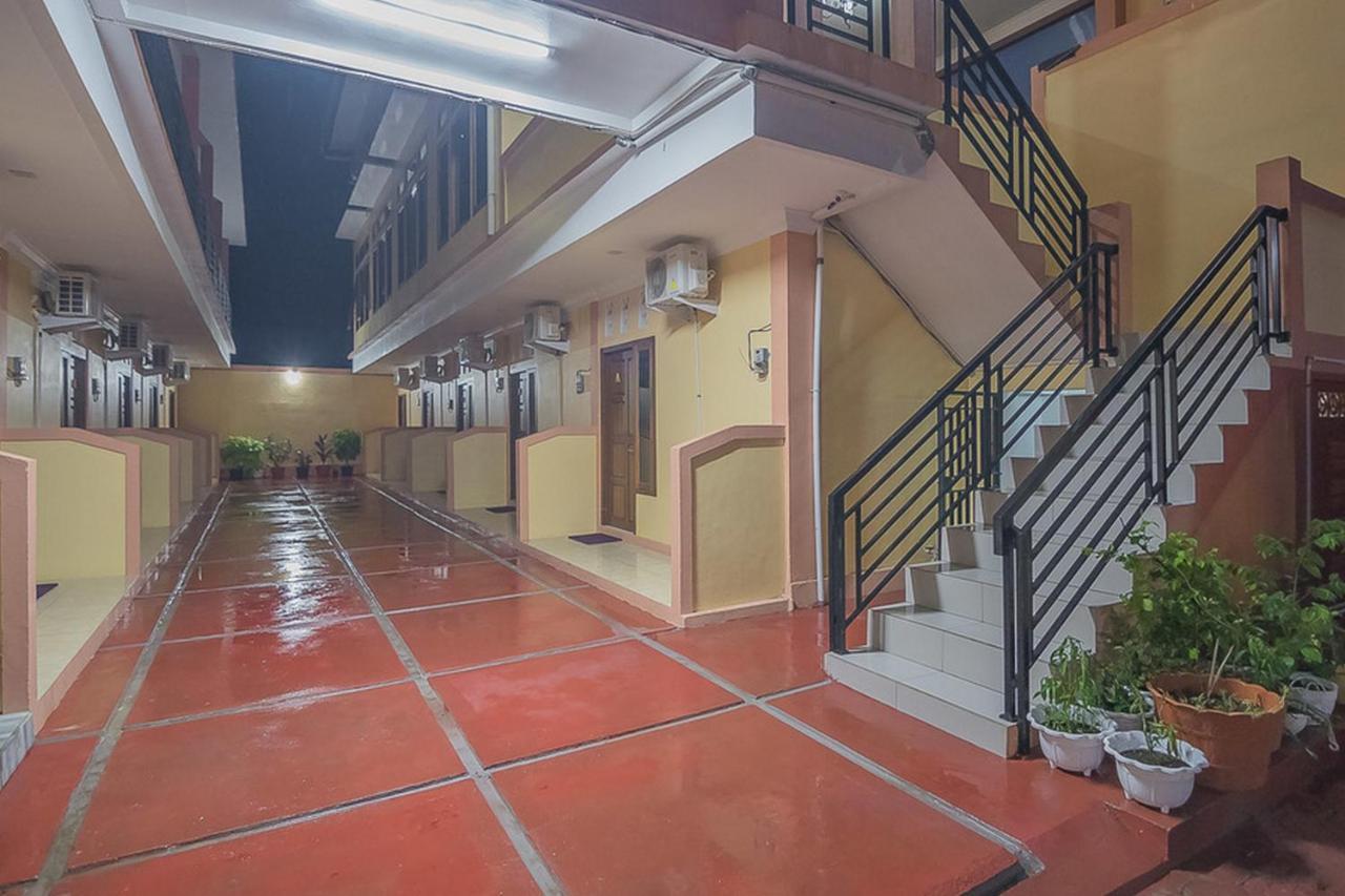 Hotel RedDoorz near RSUD Dr. Abdul Aziz Singkawang Zewnętrze zdjęcie
